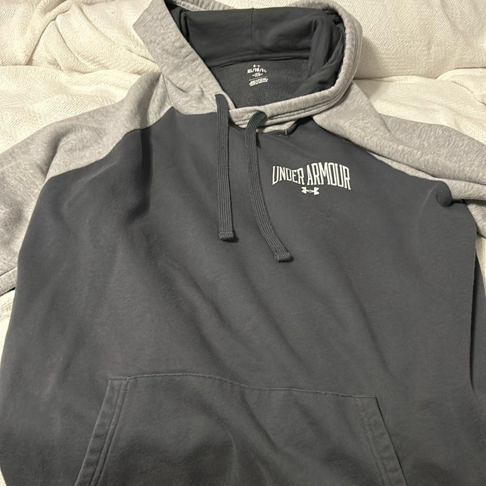 Under Armour two toned gray hoodie, size XL